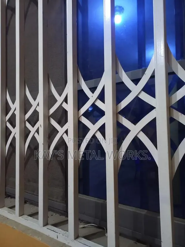 Single Flat Bar Window Burglar Proofs · Photo 1