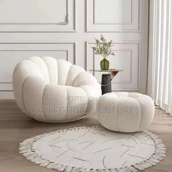 Pumpkin Sofa · Photo 1
