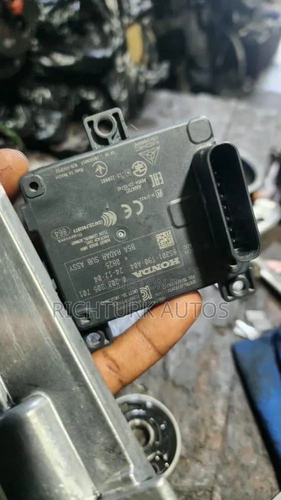 Honda Pilot 2023-2025 Radar Sensors · Photo 1