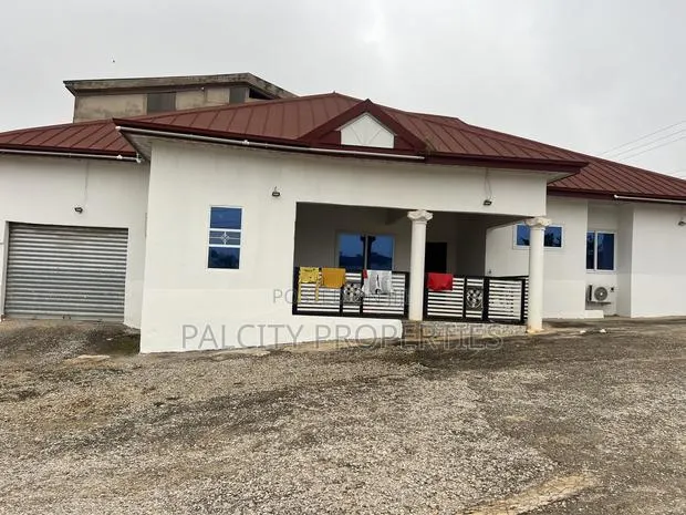 5bdrm House in Atonsu Palcity, Kumasi Metropolitan for rent · Photo 1