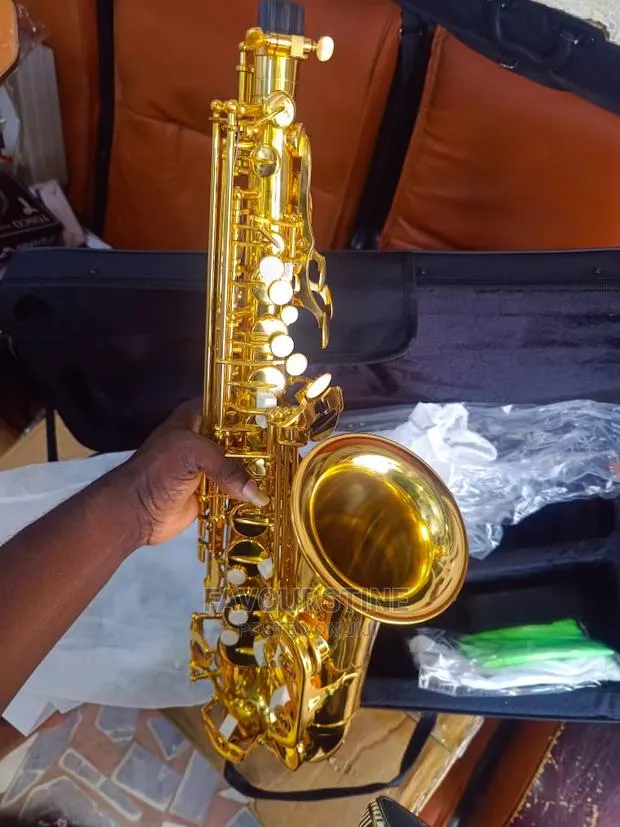 Brand New Quality Yamaha Alto Saxophone- Gold 1pcs Reed · Photo 1