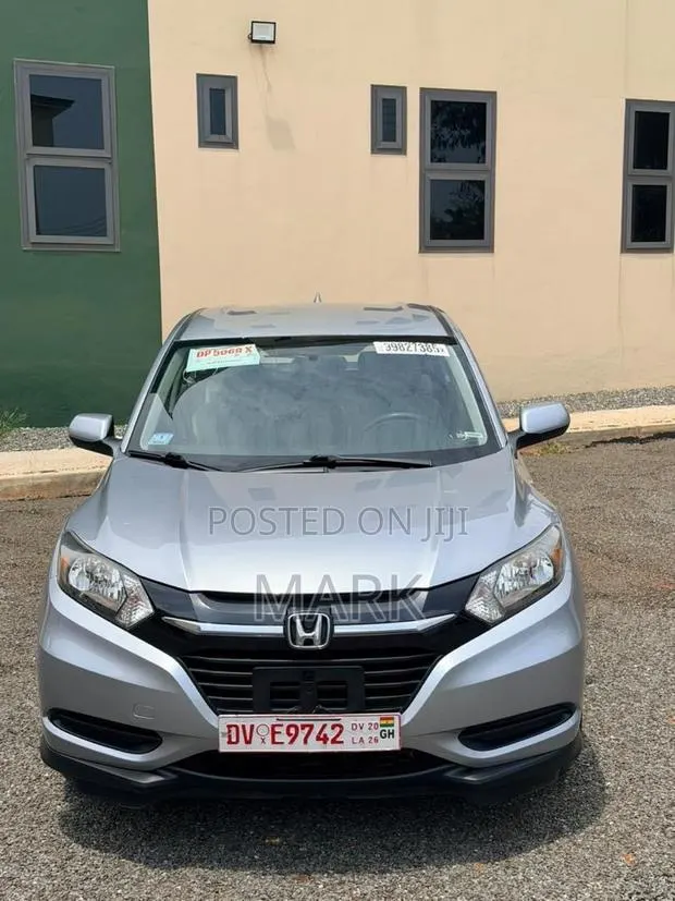 Honda HR-V EX AWD 2018 Silver · Photo 1