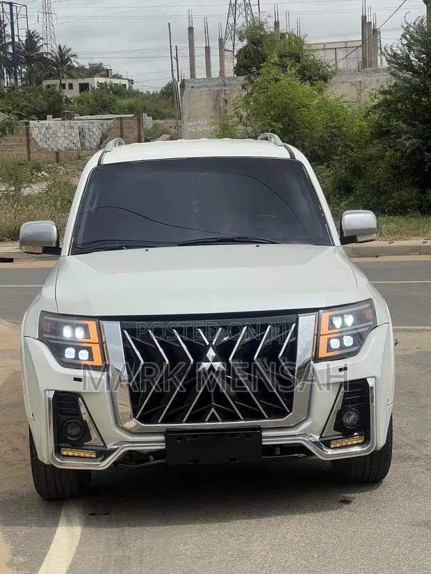 Mitsubishi Pajero 2016 Off white · Photo 1