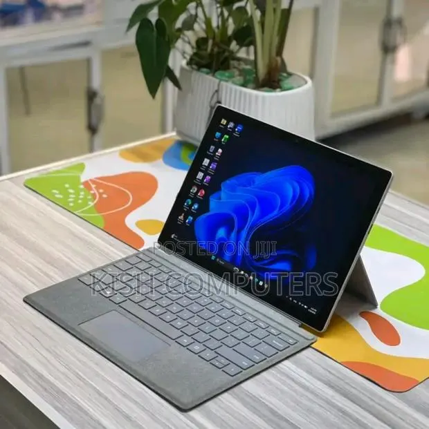 New Laptop Microsoft Surface Pro 7 16GB Intel Core i7 SSD 512GB · Photo 1