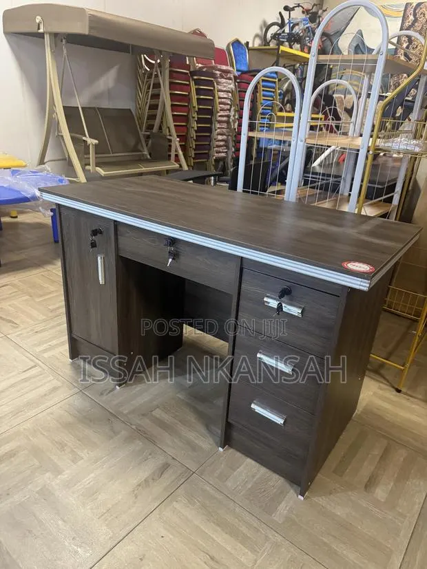 Office Table · Photo 1