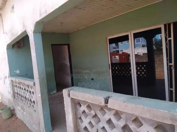 2bdrm House in Survivorestatex, Tetegu for rent · Photo 1