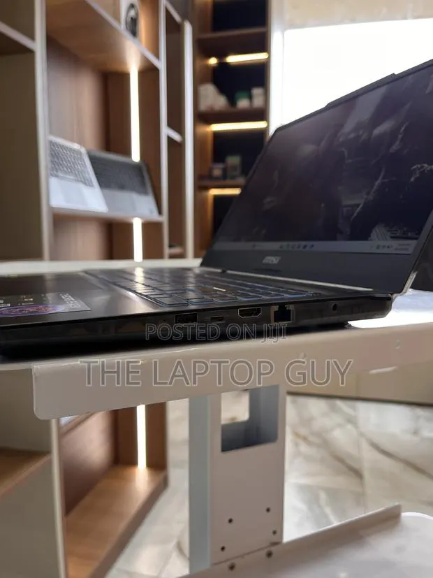 Laptop MSI Cyborg 15 32GB Intel Core i7 SSD 512GB · Photo 1