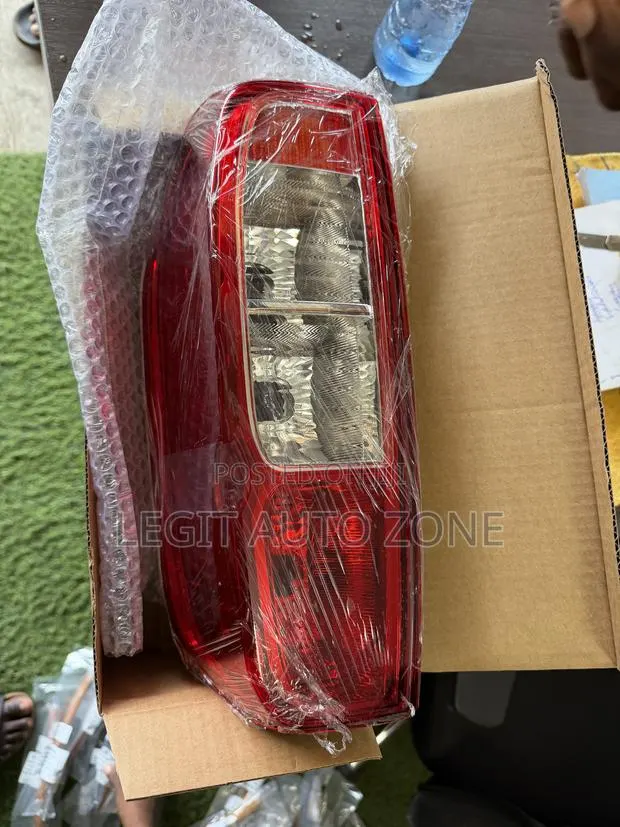 Nissan Navara 2012,2013,2014, Taillights Available · Photo 1