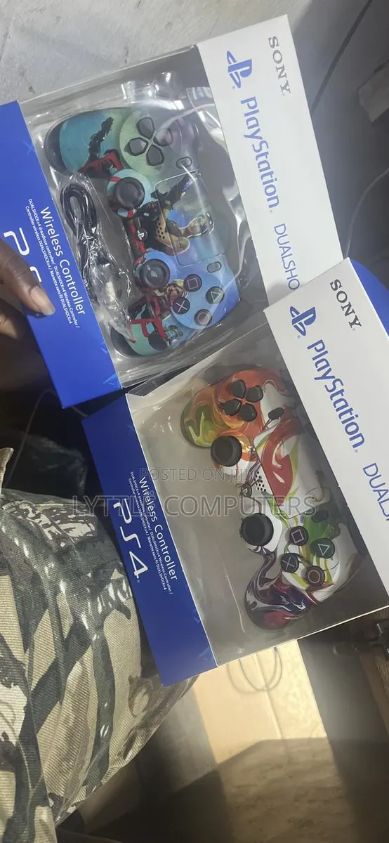Sony Playstation 4 Controller · Photo 1