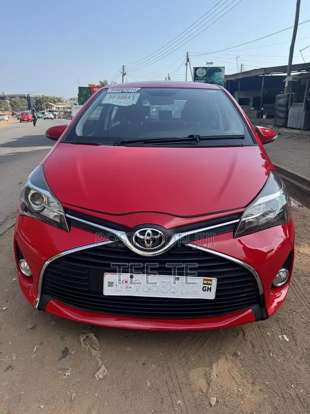 Toyota Yaris L Hatchback 5dr 2015 Red · Photo 1