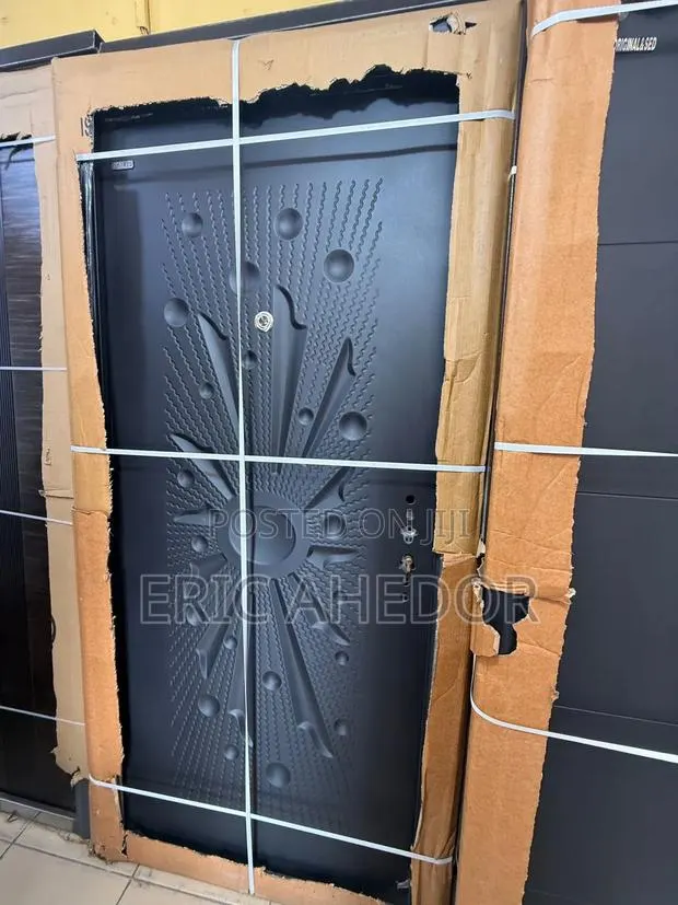 Sed Full Metal Security Door and Locks · Photo 1