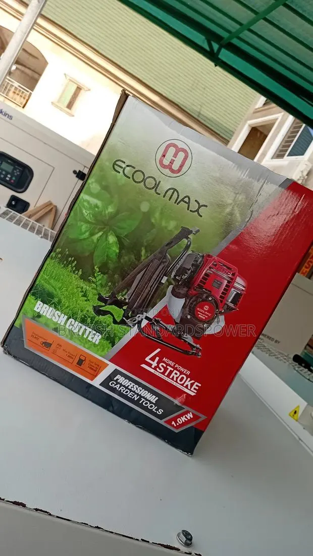 Heavy-Duty 1.0kw Brush Cutter for Outdoor Work · Photo 1
