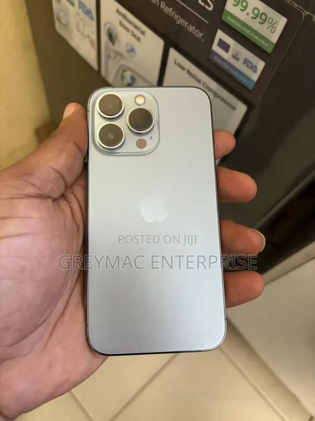 Apple iPhone 13 Pro 128 GB Silver · Photo 1