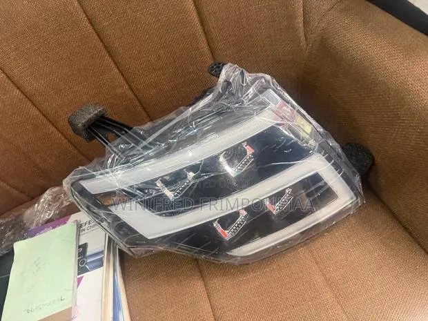 Mitsubishi Pajero 2009,2012,2014,2015 ,2017,2019,2020spec Headlight · Photo 1