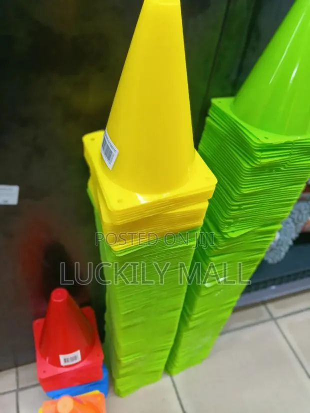 Football Training Cone -32cm · Photo 1