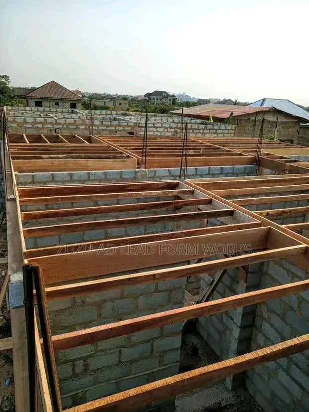 Decking Materials for Rentals Plywood, Board,2×4, Bamboo, Metal Jacks · Photo 1