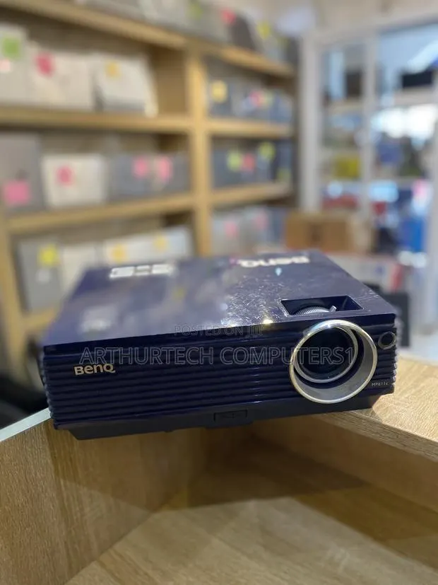Ben Q Projector · Photo 1