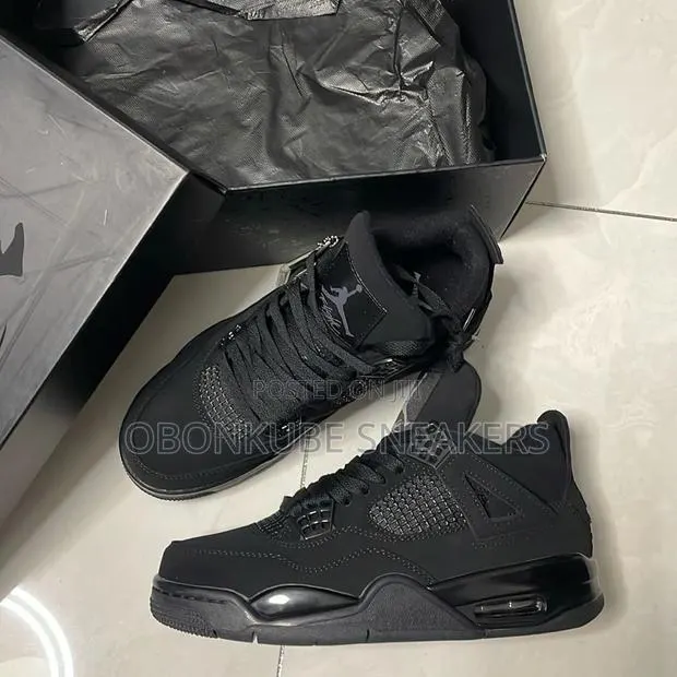 Jordan 4 Retro · Photo 1