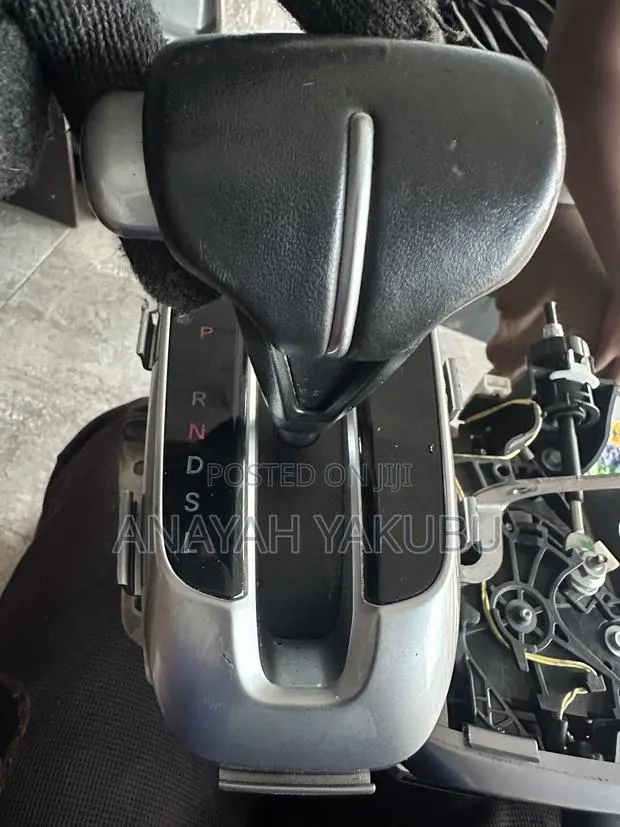2017-21 CRV Gear Lever Complete · Photo 1
