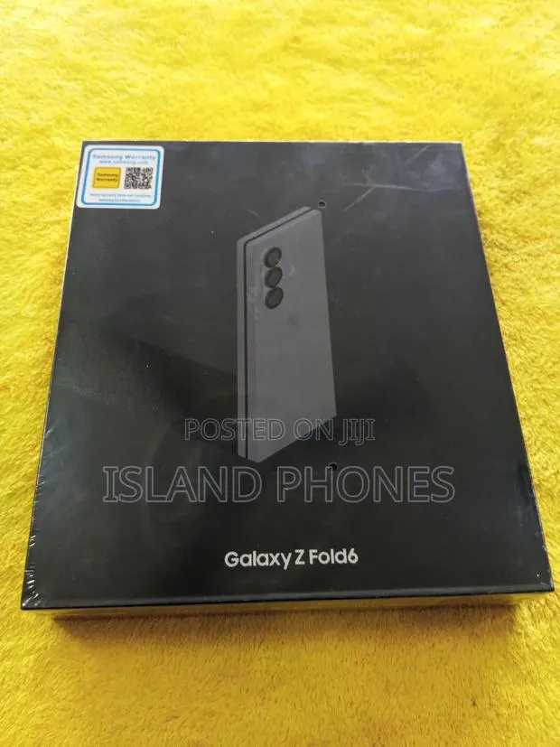 New Samsung Galaxy Z Fold6 256 GB Silver · Photo 1