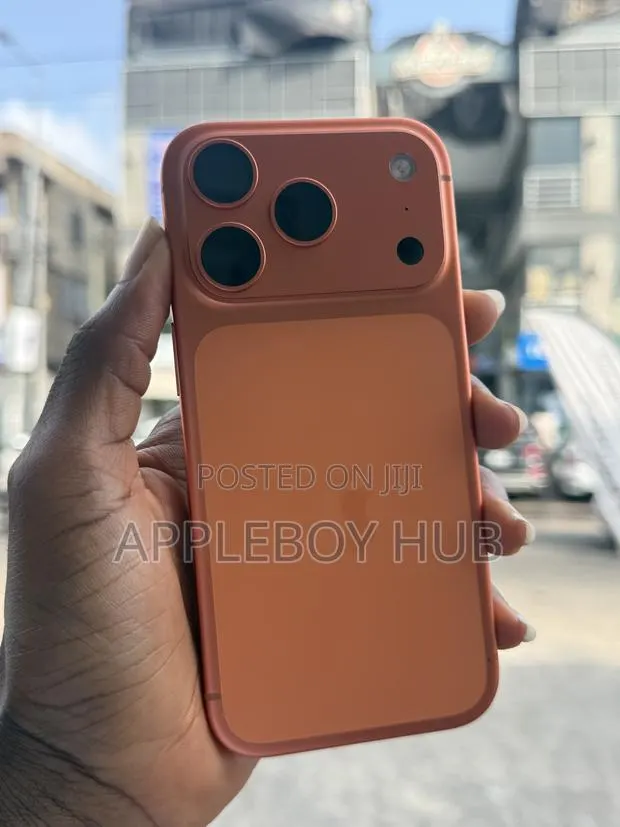 Apple iPhone 17 Pro 256 GB Orange · Photo 1