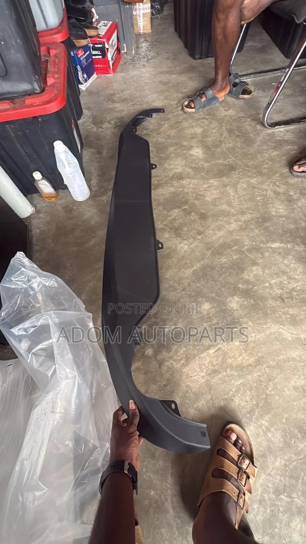 Honda Civic Back Bumper Diffuser 2022 2023 2024 2025 · Photo 1