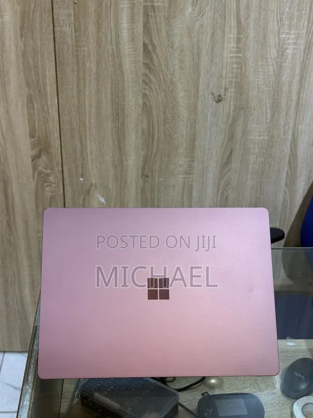 Laptop Microsoft Surface Laptop 8GB Intel Core i5 SSD 256GB · Photo 1