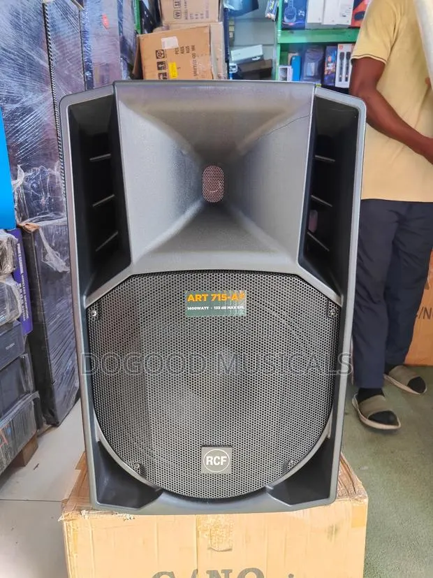 RCF Art-715-a 1400w Active 15” Speaker Monitor · Photo 1