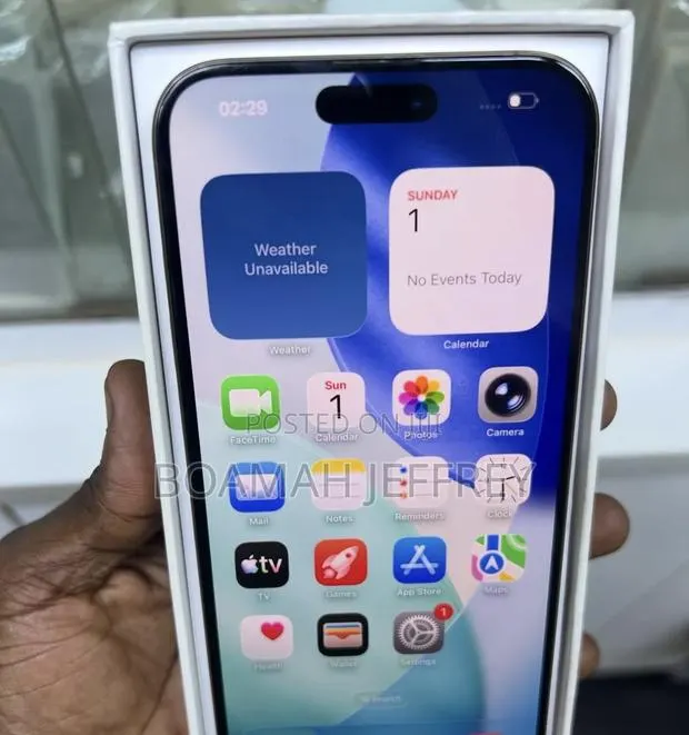 Apple iPhone 16 Pro Max 256 GB Gold · Photo 1
