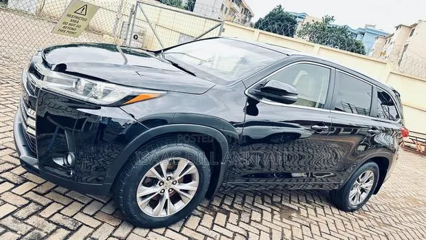 Toyota Highlander XLE V6 4x4 (3.5L 6cyl 6A) 2016 Black · Photo 1