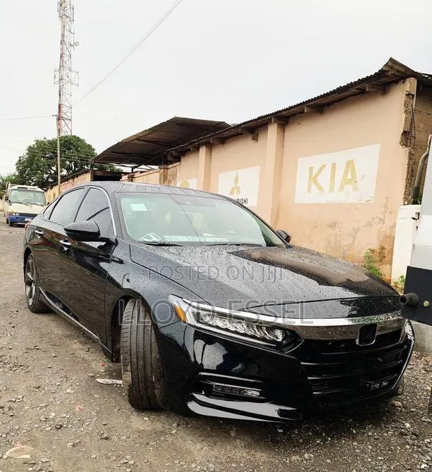Honda Accord EX-L (2.0L 4cyl Turbo 10A) 2019 Black · Photo 1