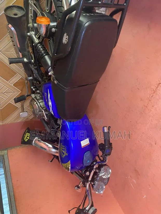 New Royal RY150 2026 Blue · Photo 1