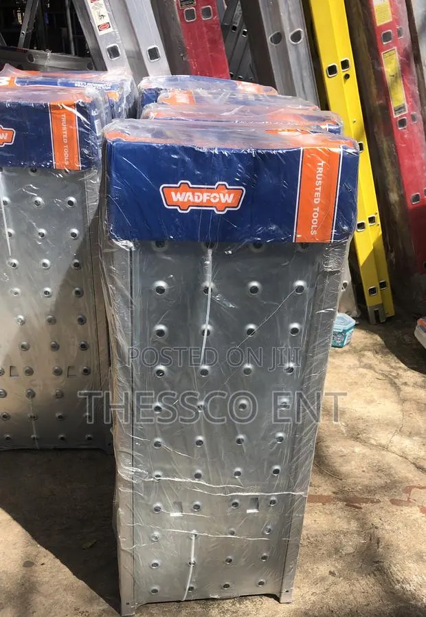 Wadfow 4x3 Aluminum Ladder · Photo 1