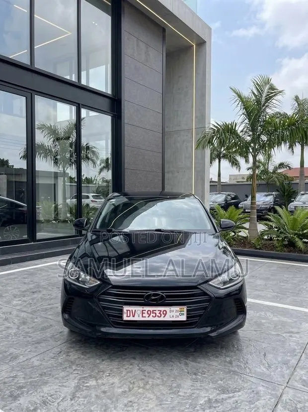 Hyundai Elantra SE 2018 Black · Photo 1