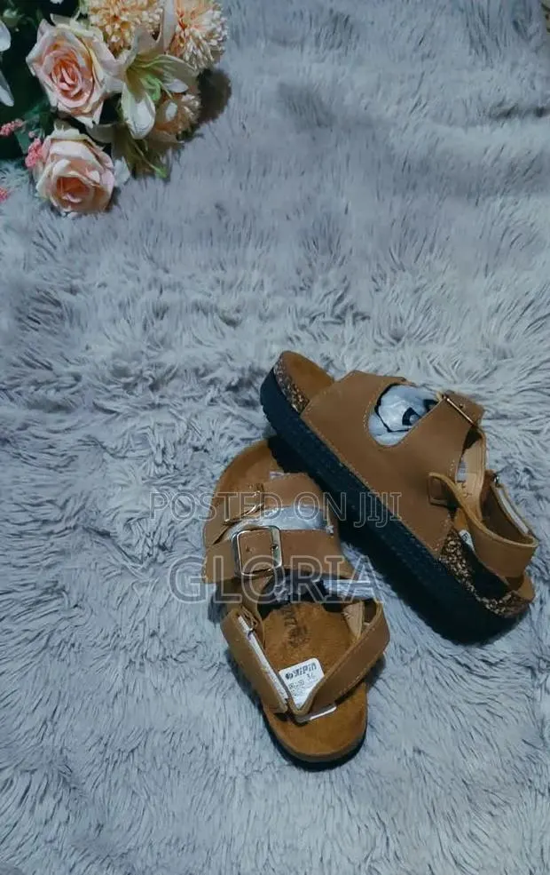 Kids Brown Buckle Sandals · Photo 1