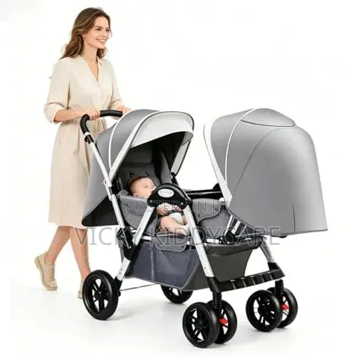Front to Front Twin Kids Stroller · Photo 2