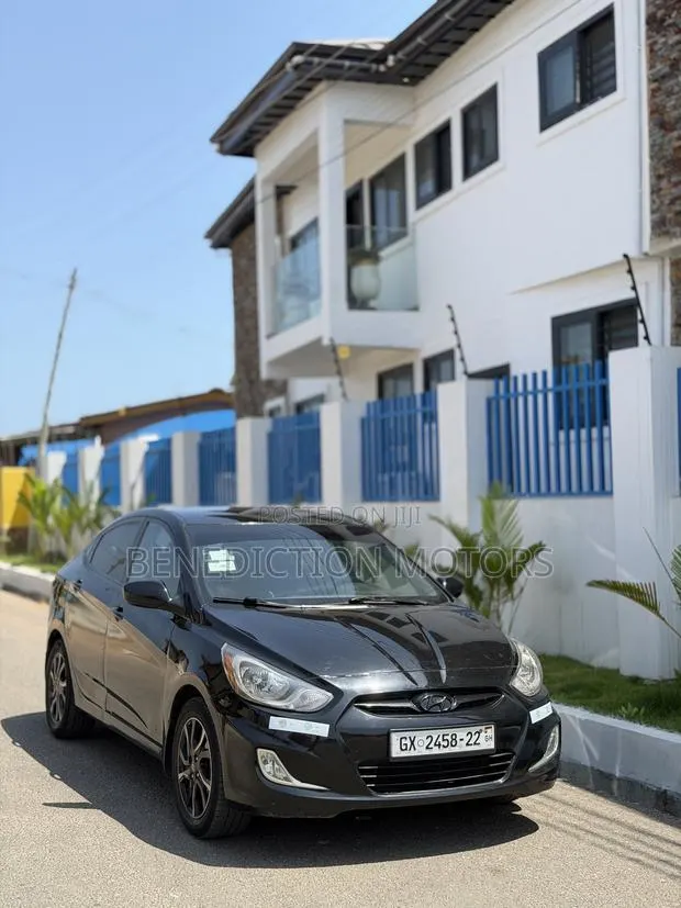 Hyundai Accent GLS 2013 Black · Photo 1