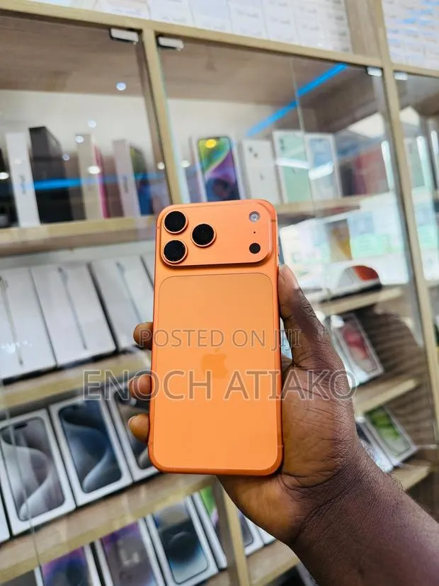 New Apple iPhone 17 Pro Max 256 GB Orange · Photo 1