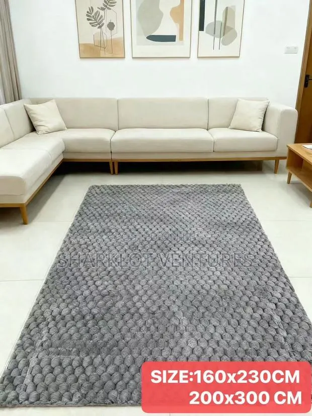 Woolen Plain Center Carpets · Photo 1