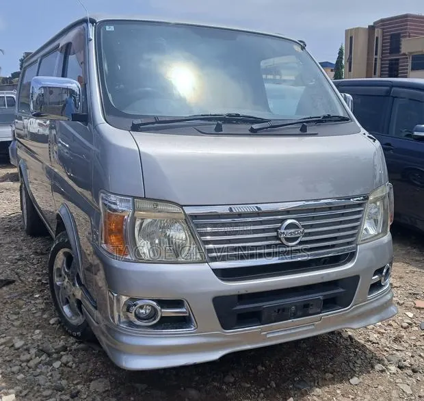 Nissan Caravan (Urvan) 2008 Silver · Photo 1