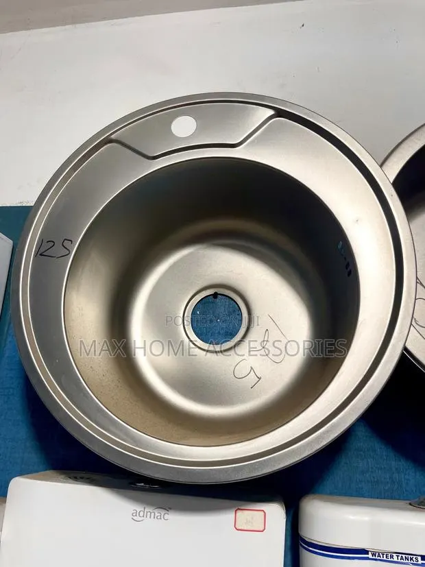 Round Kitchen Sink · Photo 1