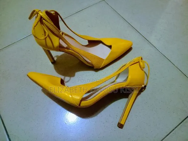 Yellow Heel · Photo 1