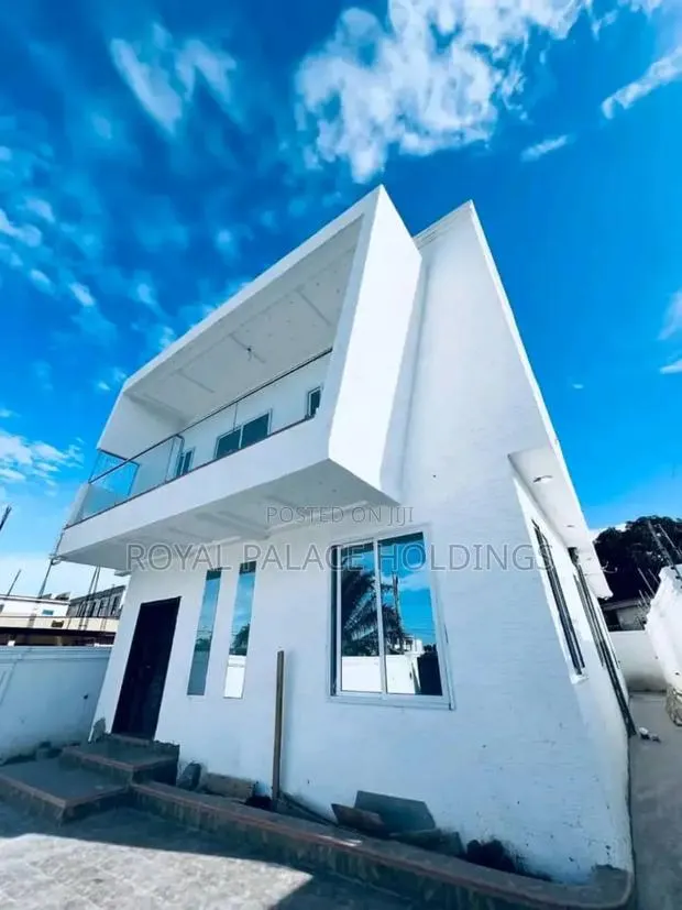 4bdrm House in Ashalley Botwe for sale · Photo 1