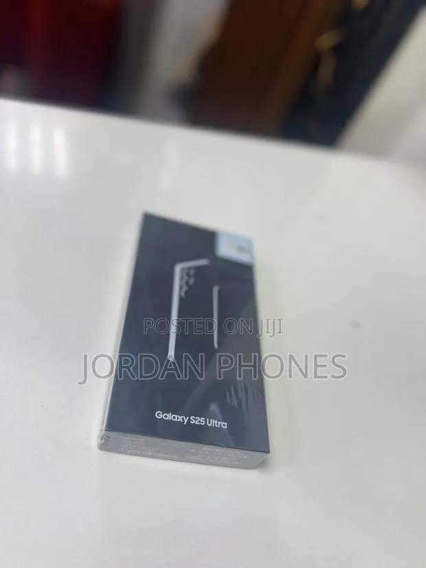 New Samsung Galaxy S25 Ultra 512 GB Silver · Photo 1