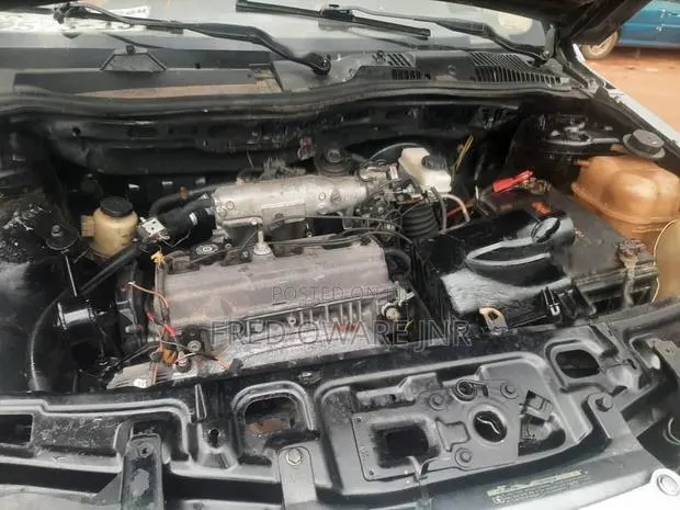 Saturn Vue 2003 Silver · Photo 1