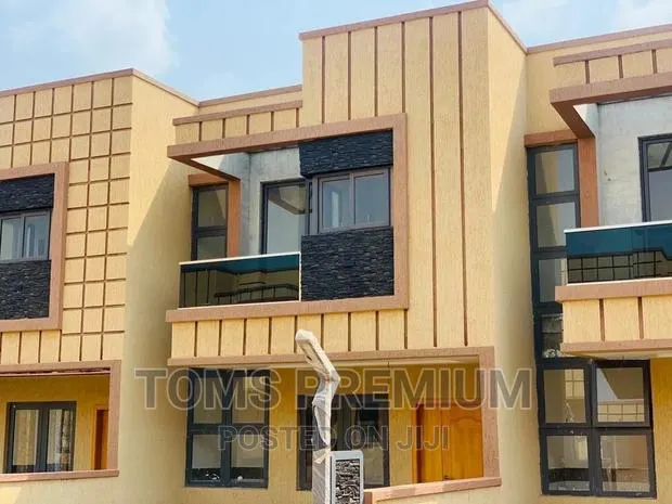 Furnished 4bdrm Chalet in School Junction for rent · Photo 1