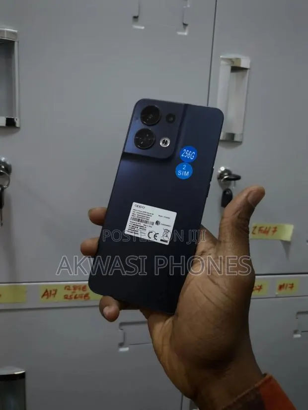 Oppo Reno8 5G 256 GB Black · Photo 1