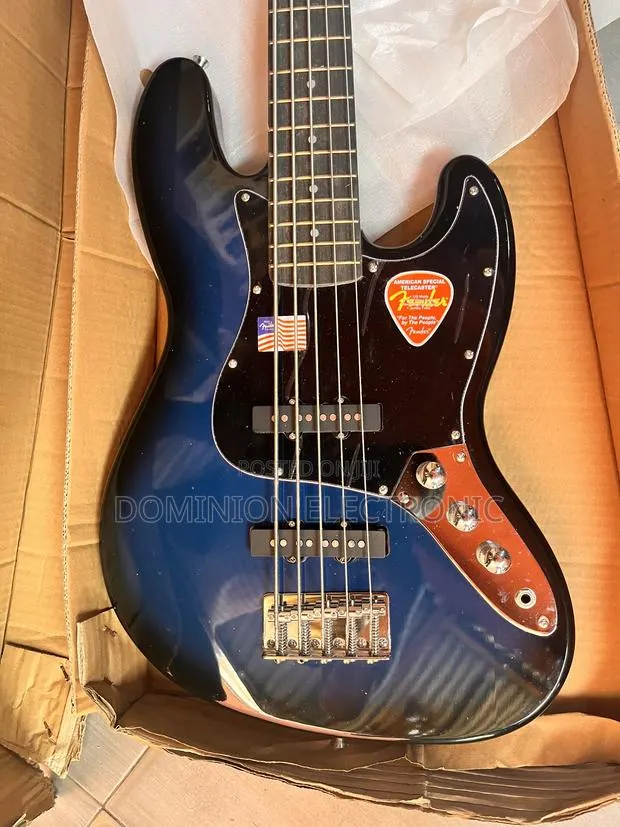 Fender Jazz Bass Guitar · Photo 1