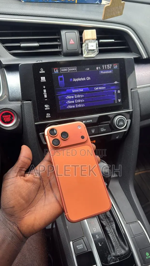 Apple iPhone 17 Pro Max 256 GB Orange · Photo 1