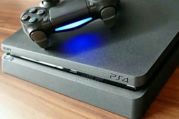 Playstation 4 Slim Jailbreak and All Accessories · Photo 1